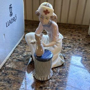 Nurse with cat Lladro